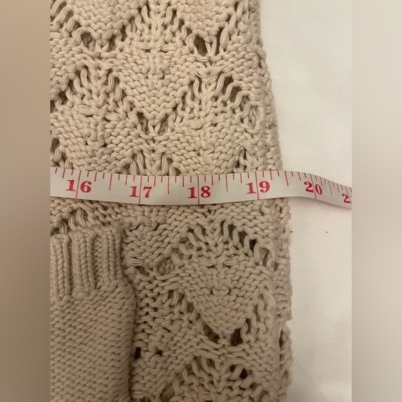 Jessica Simpson size small off white knitted cardigan - Picture 8 of 10